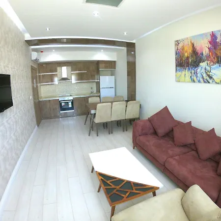 Happy Family Aparthotel 3*
