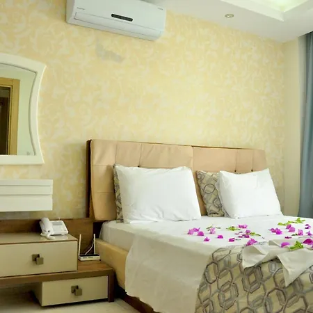 Aparthotel Happy Family 3*
