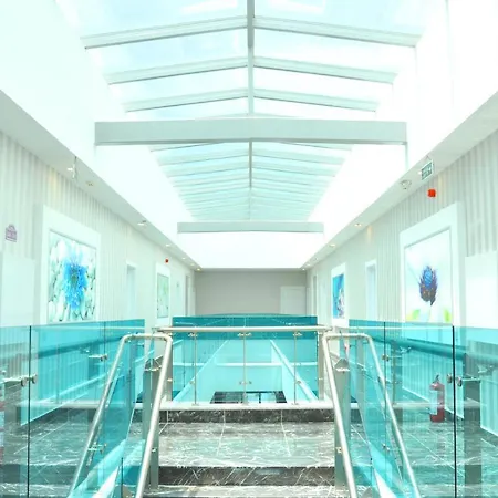 Aparthotel Happy Family 3*