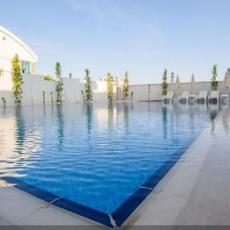 Aparthotel Happy Family 3*