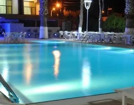 Aparthotel Happy Family 3*